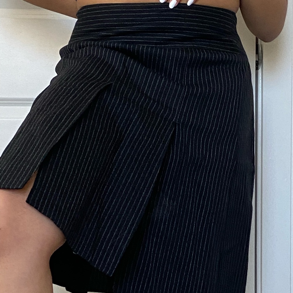 Authentic Burberry London Pleated Mini Skirt Size 12 | Classic Designer | Preppy
